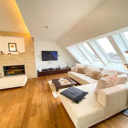 Apartment Exklusives Panorama Penthouse Im Herzen Von Munchen, Dachterasse, Kamin